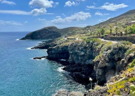 Scogliere sul mare